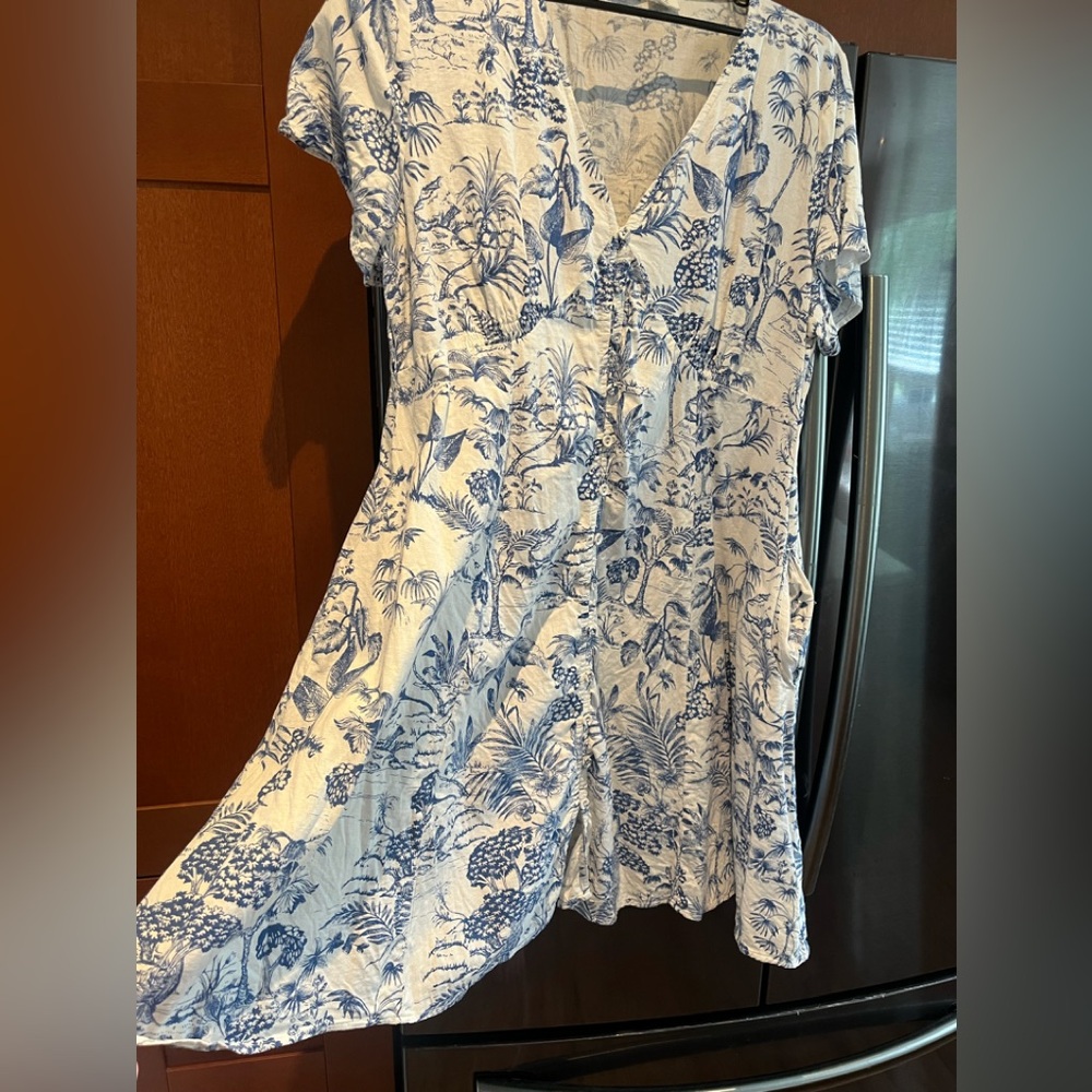 Short sleeve dress
